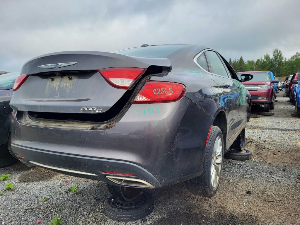 CHRYSLER 200 2015