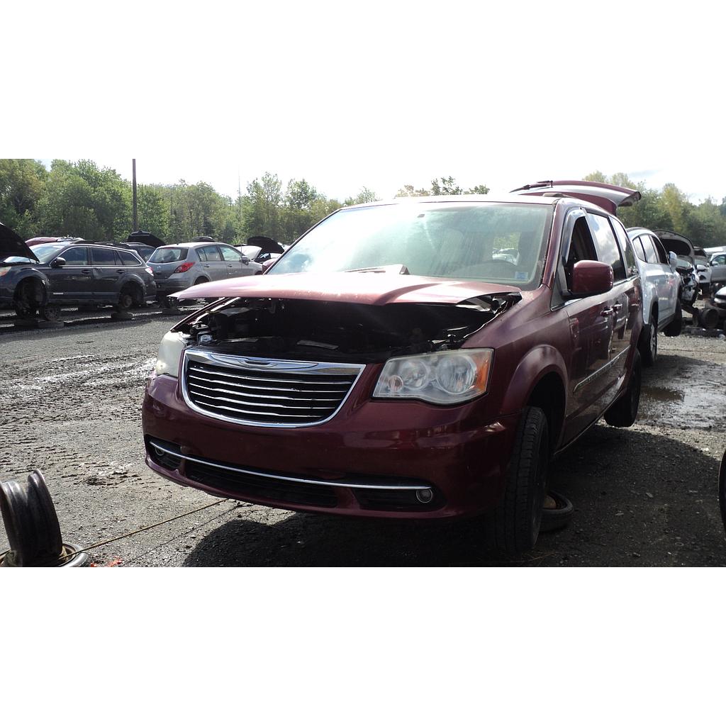 CHRYSLER TOWN & COUNTRY 2011
