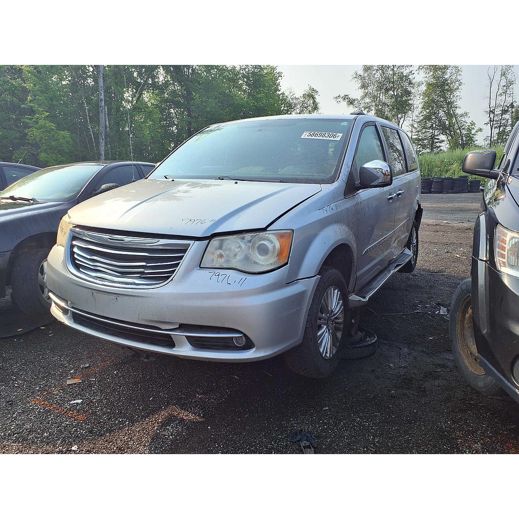 CHRYSLER TOWN & COUNTRY 2011