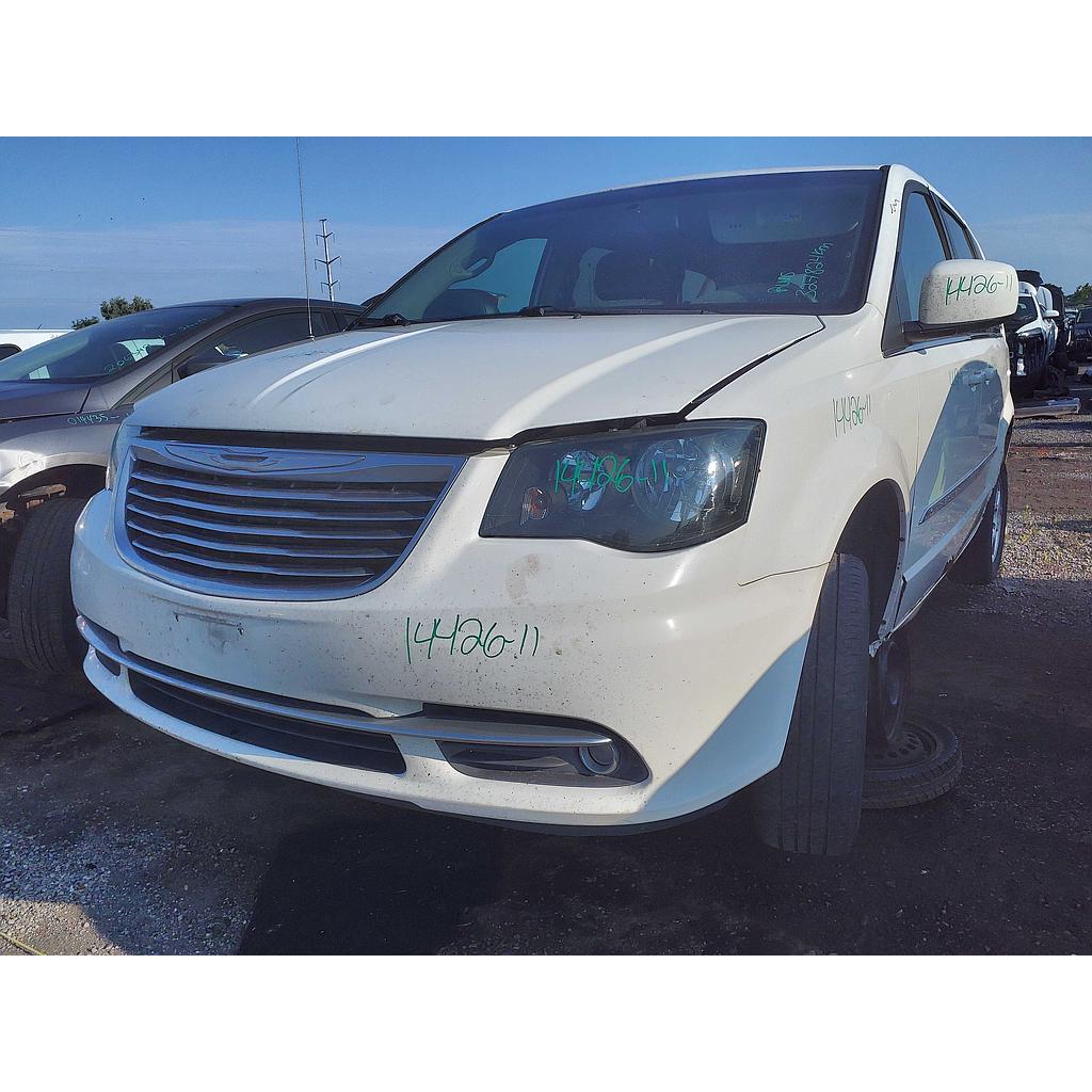 CHRYSLER TOWN & COUNTRY 2011