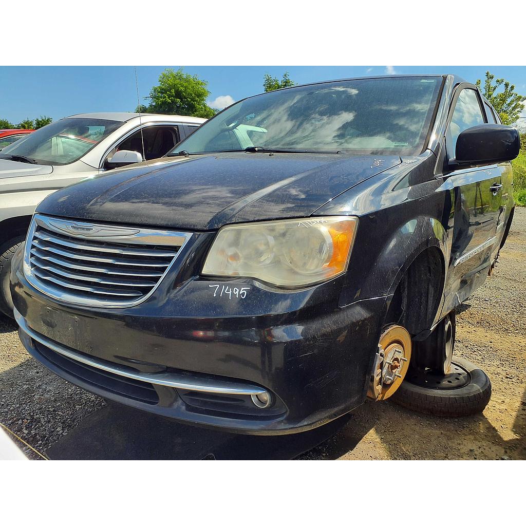 CHRYSLER TOWN & COUNTRY 2013