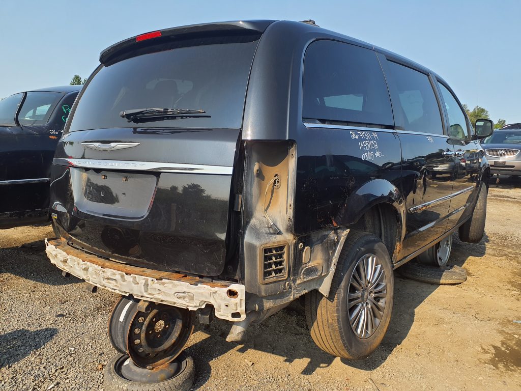 CHRYSLER TOWN & COUNTRY 2014