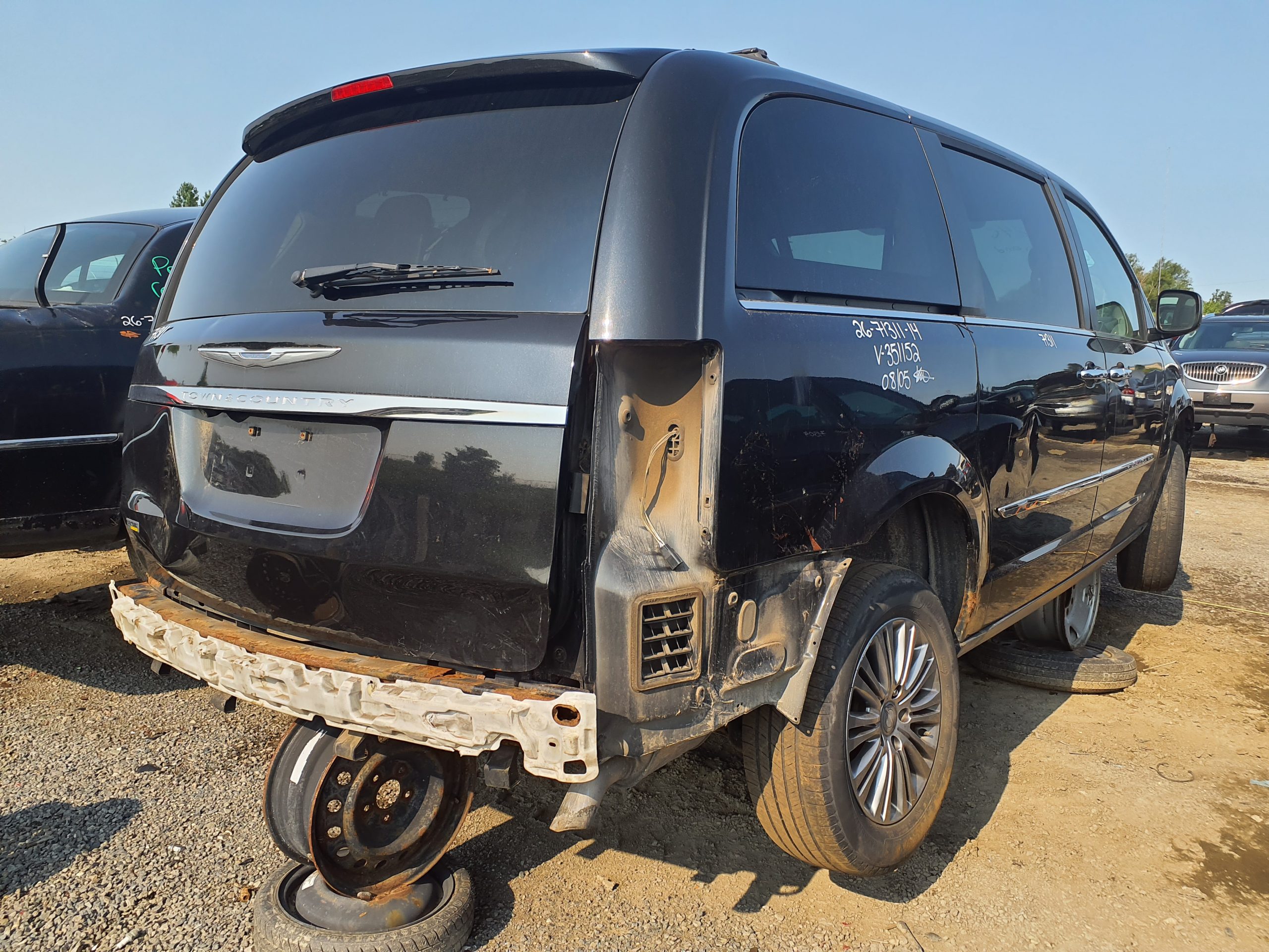 CHRYSLER TOWN & COUNTRY 2014