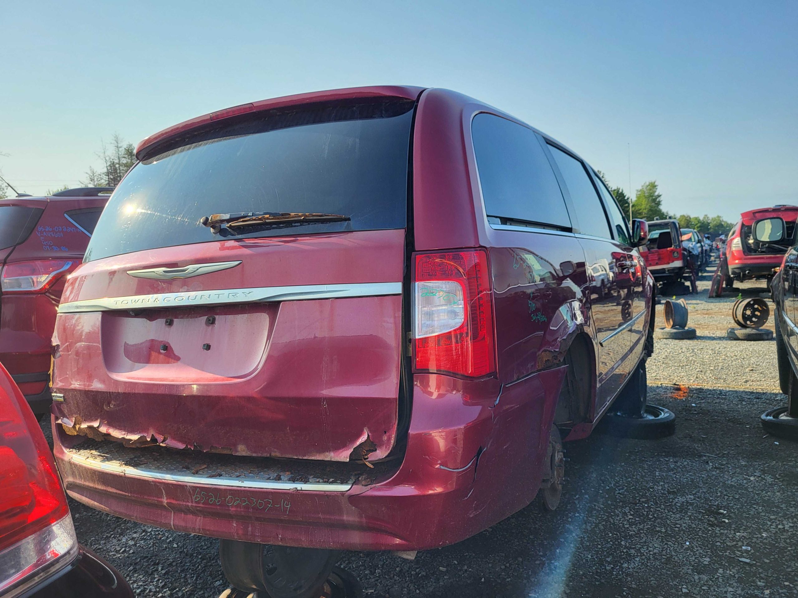 CHRYSLER TOWN & COUNTRY 2014