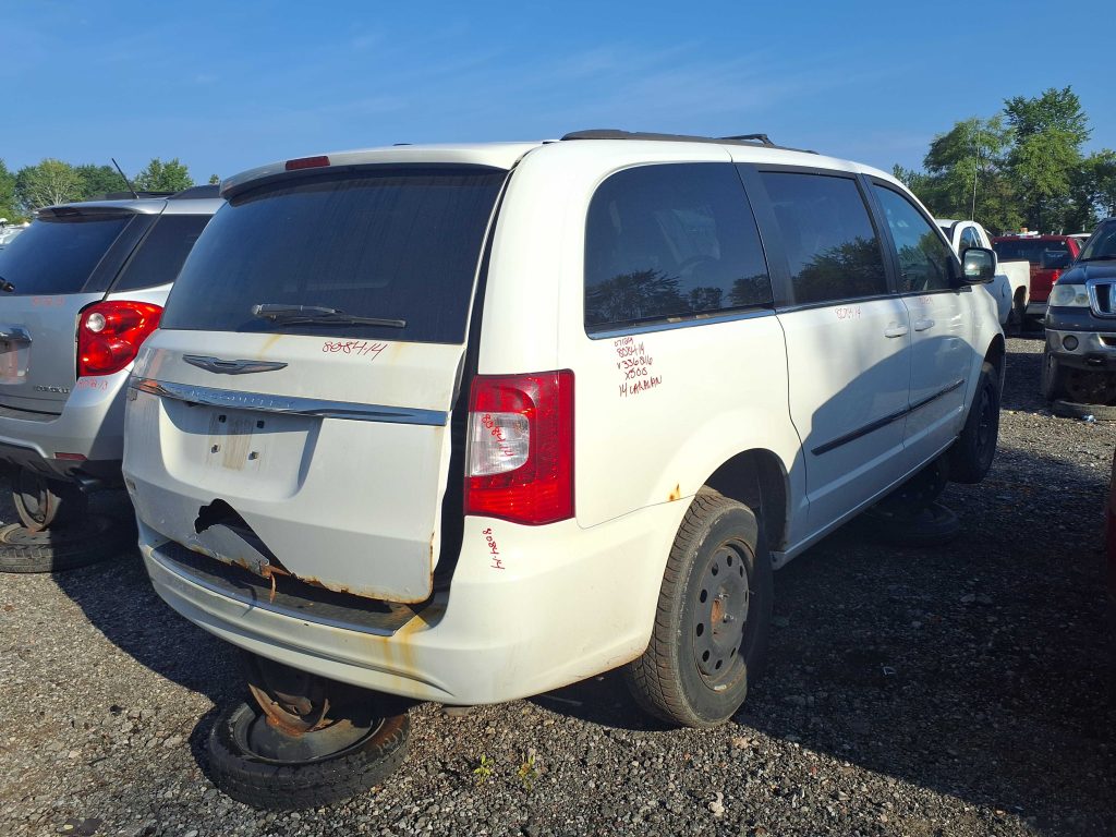 CHRYSLER TOWN & COUNTRY 2014