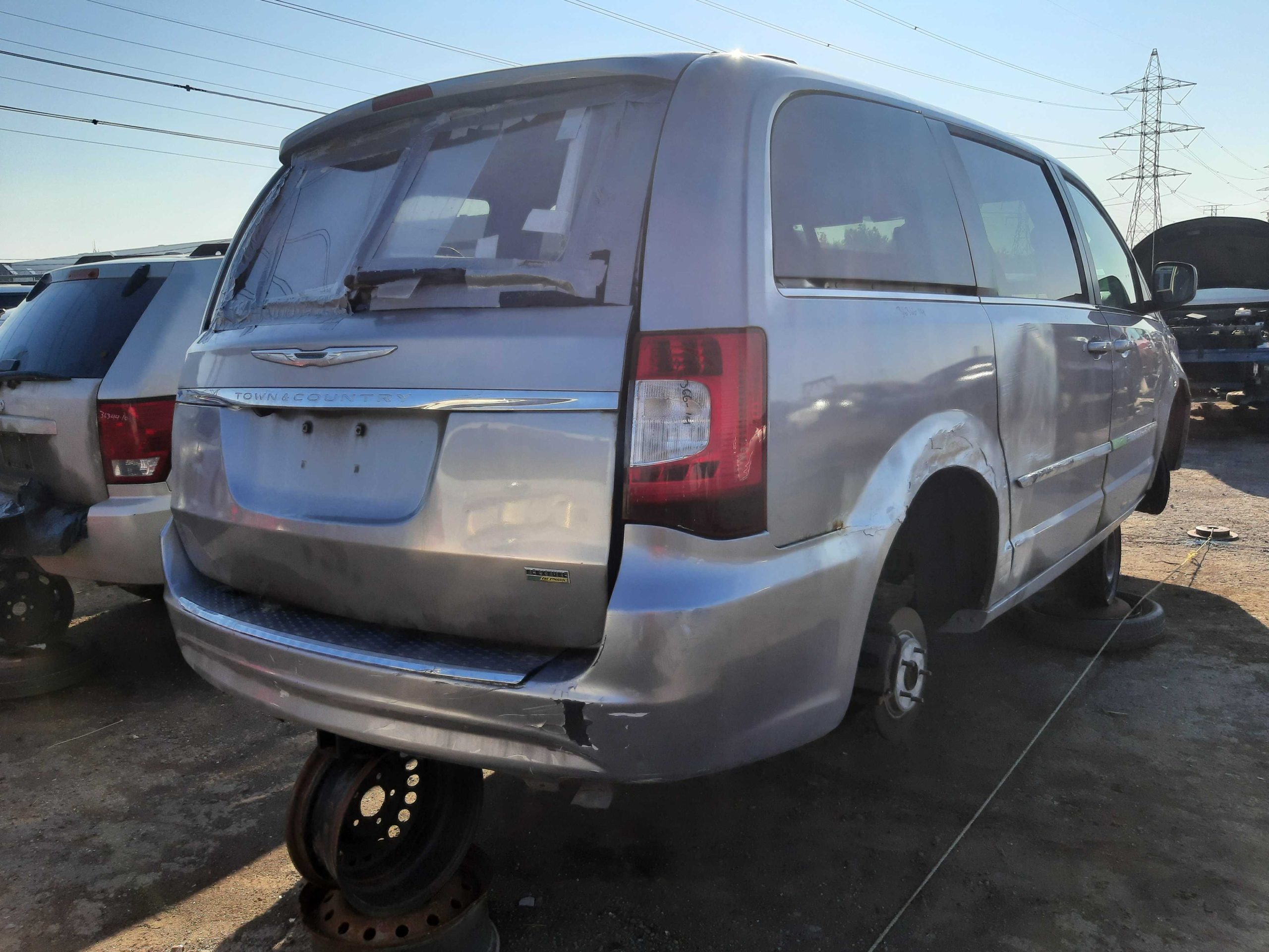 CHRYSLER TOWN & COUNTRY 2014