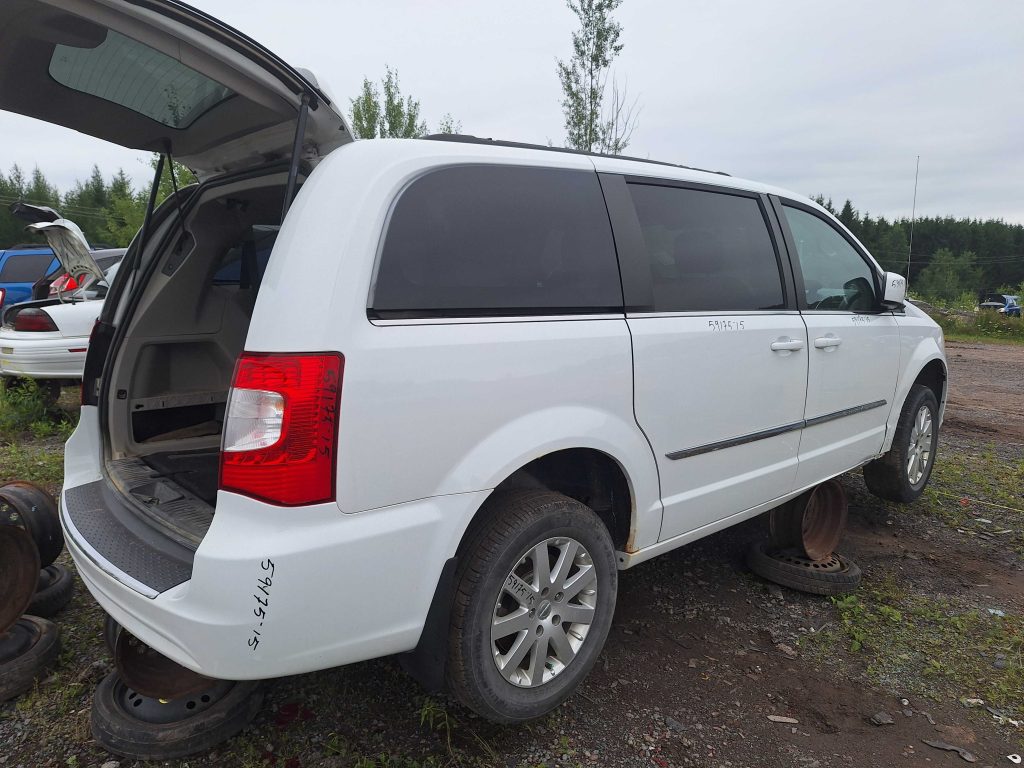CHRYSLER TOWN & COUNTRY 2015
