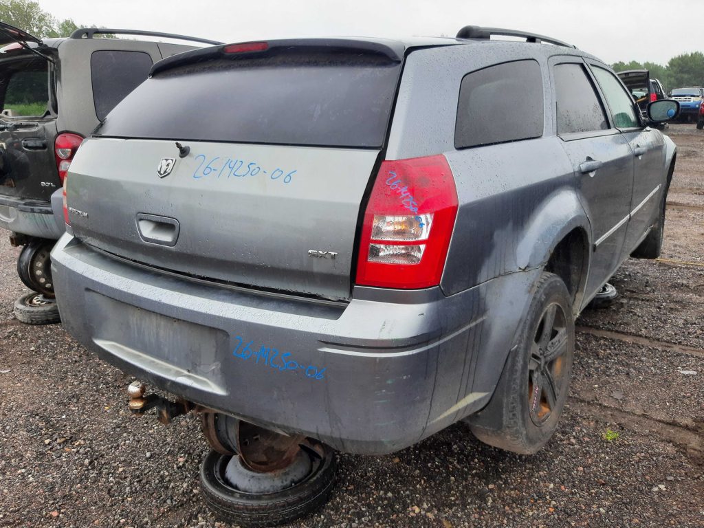 DODGE MAGNUM 2006