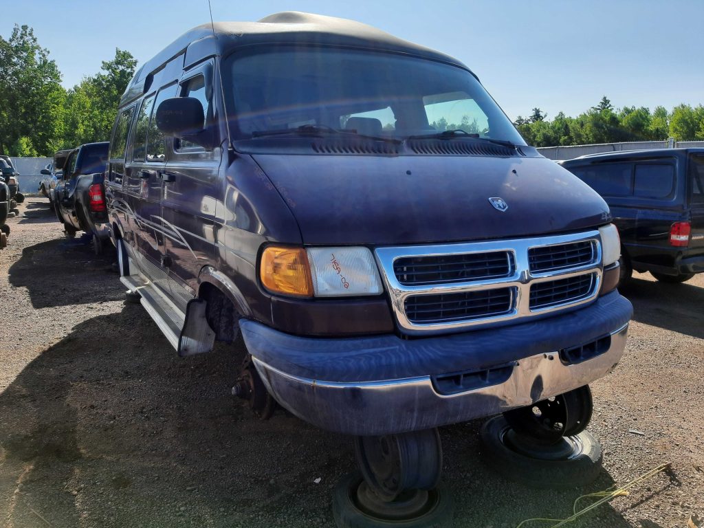 DODGE RAM VAN 2002