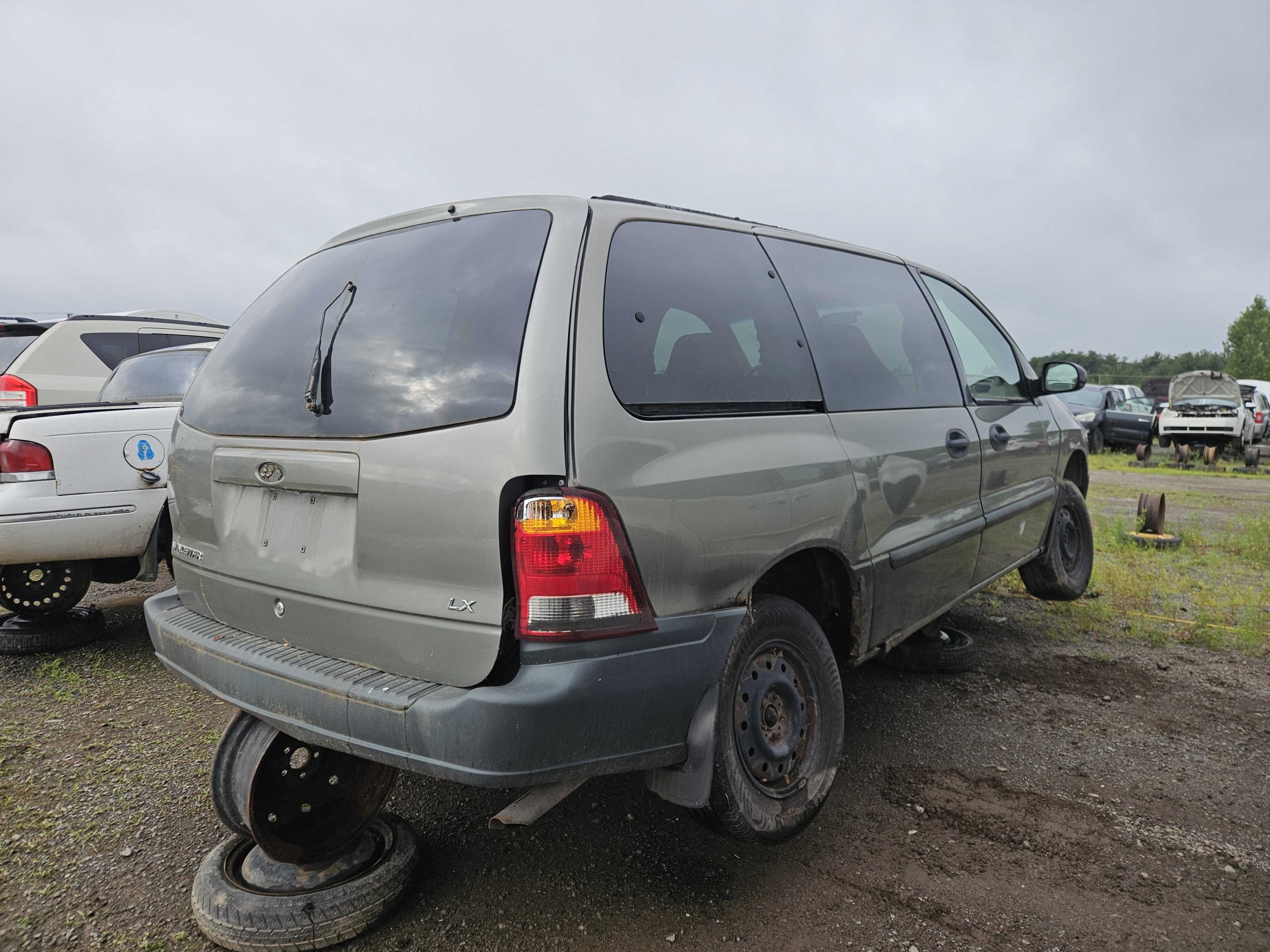 FORD WINDSTAR 2001