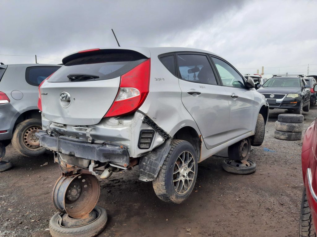 HYUNDAI ACCENT 2012