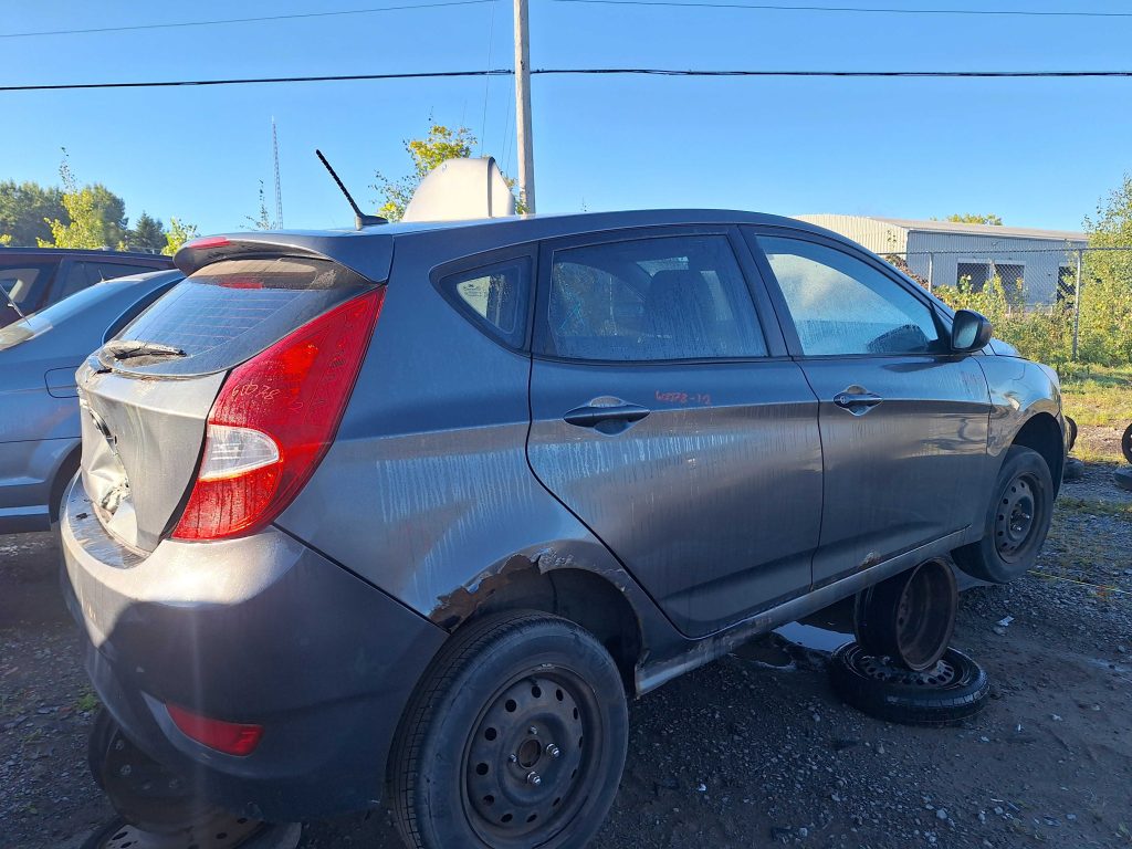 HYUNDAI ACCENT 2012