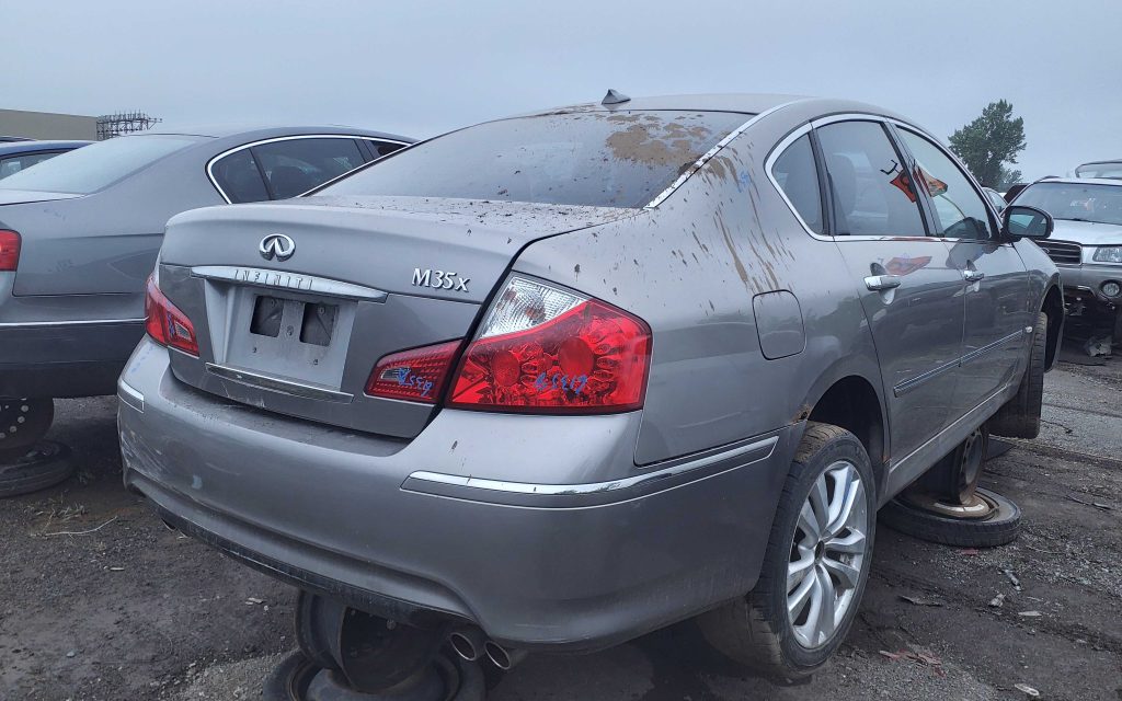 INFINITI M35 2010