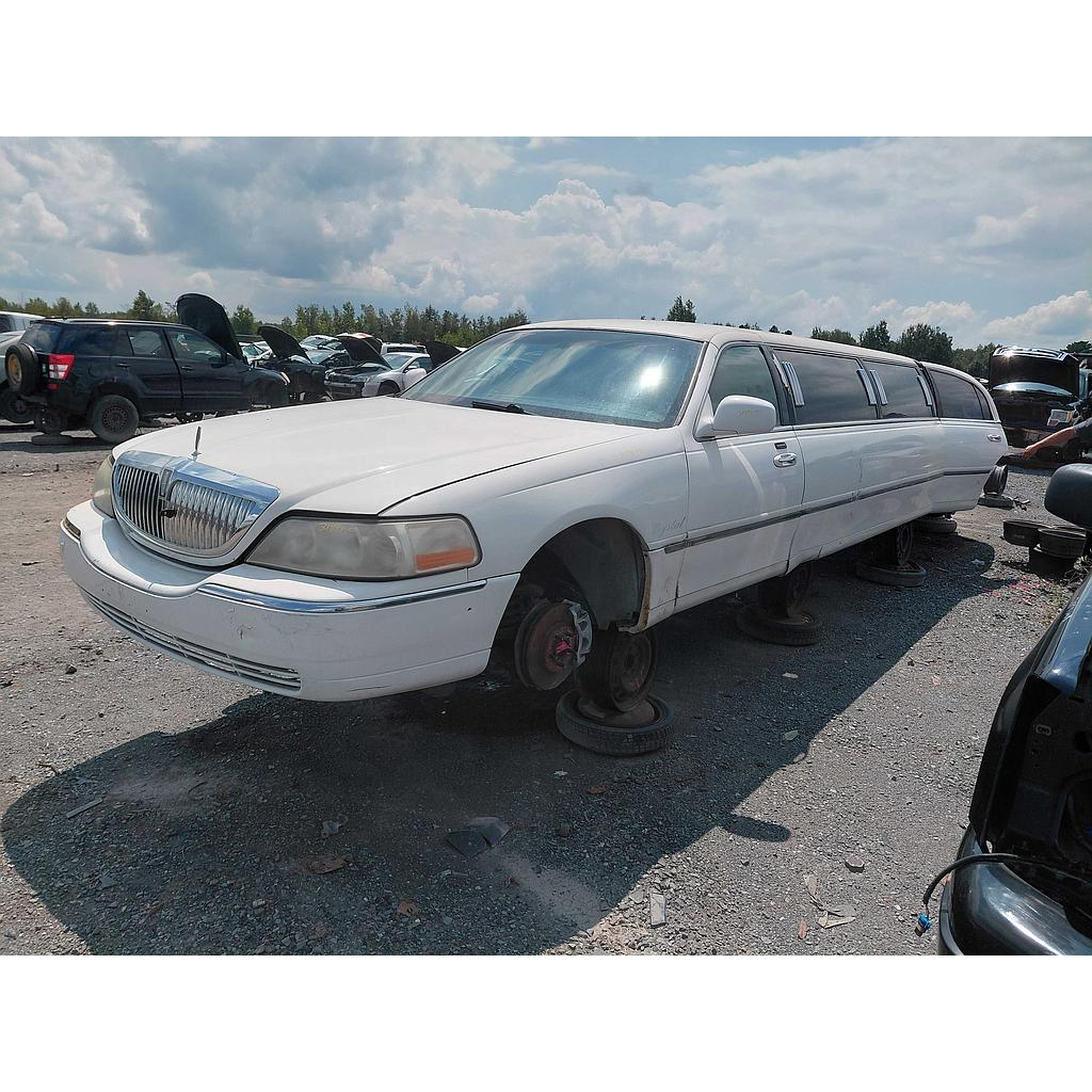 LINCOLN TOWN CAR 2003