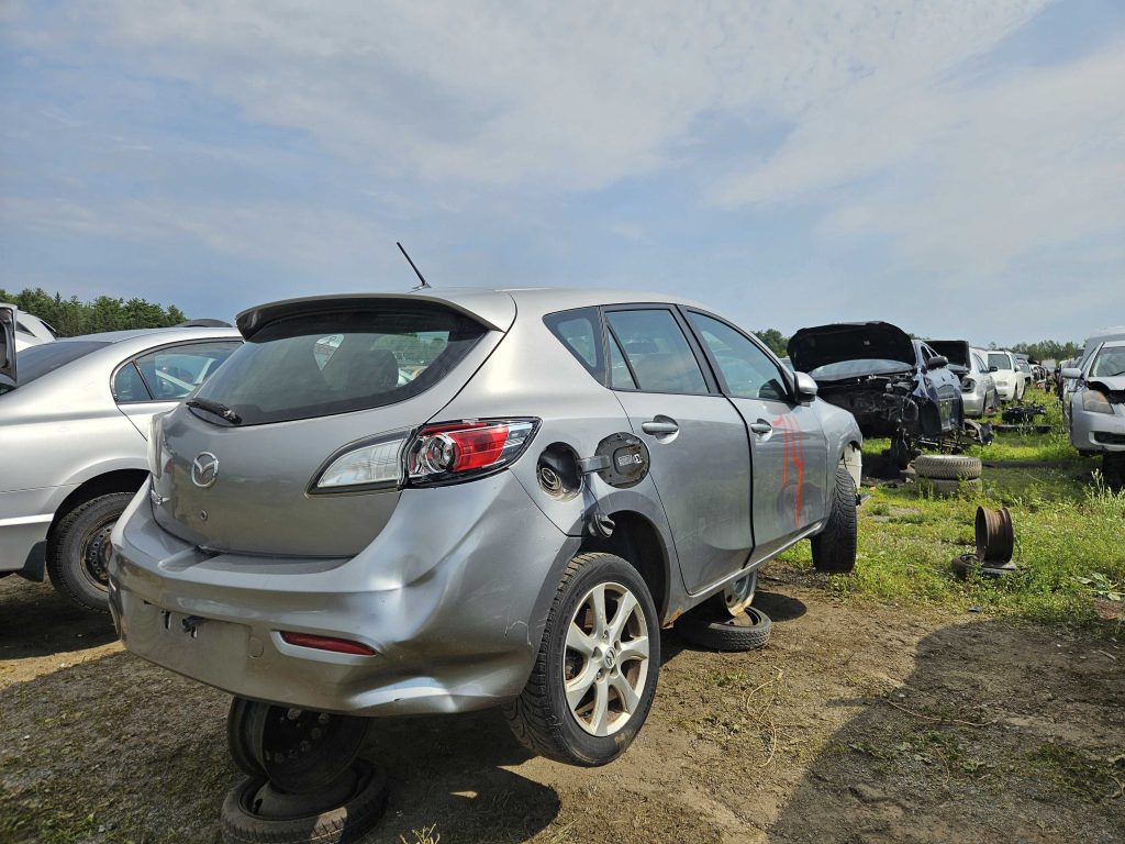 MAZDA MAZDA3 2011