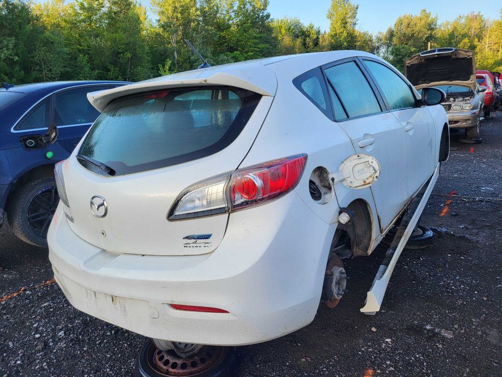 MAZDA MAZDA3 2012