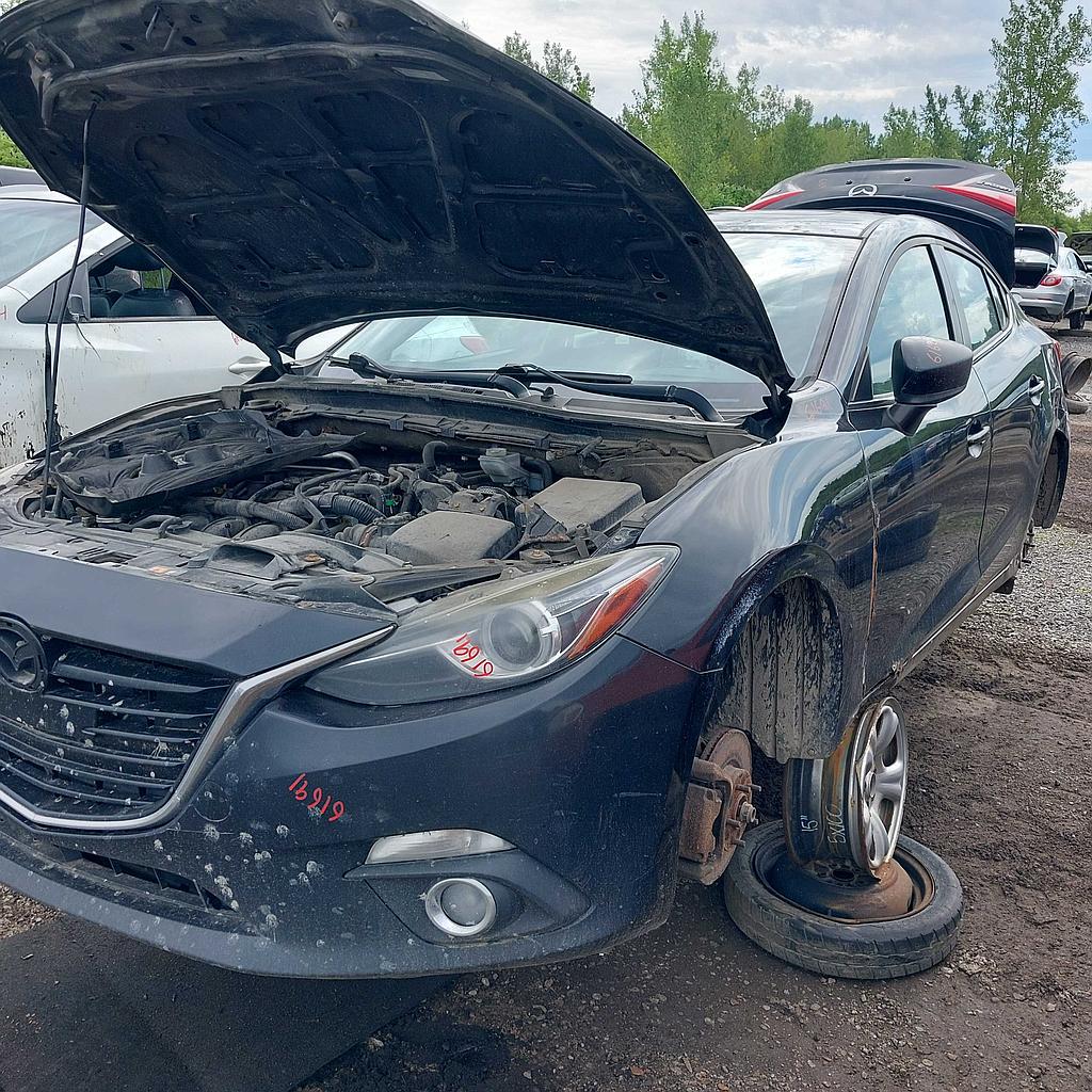 MAZDA MAZDA3 2015