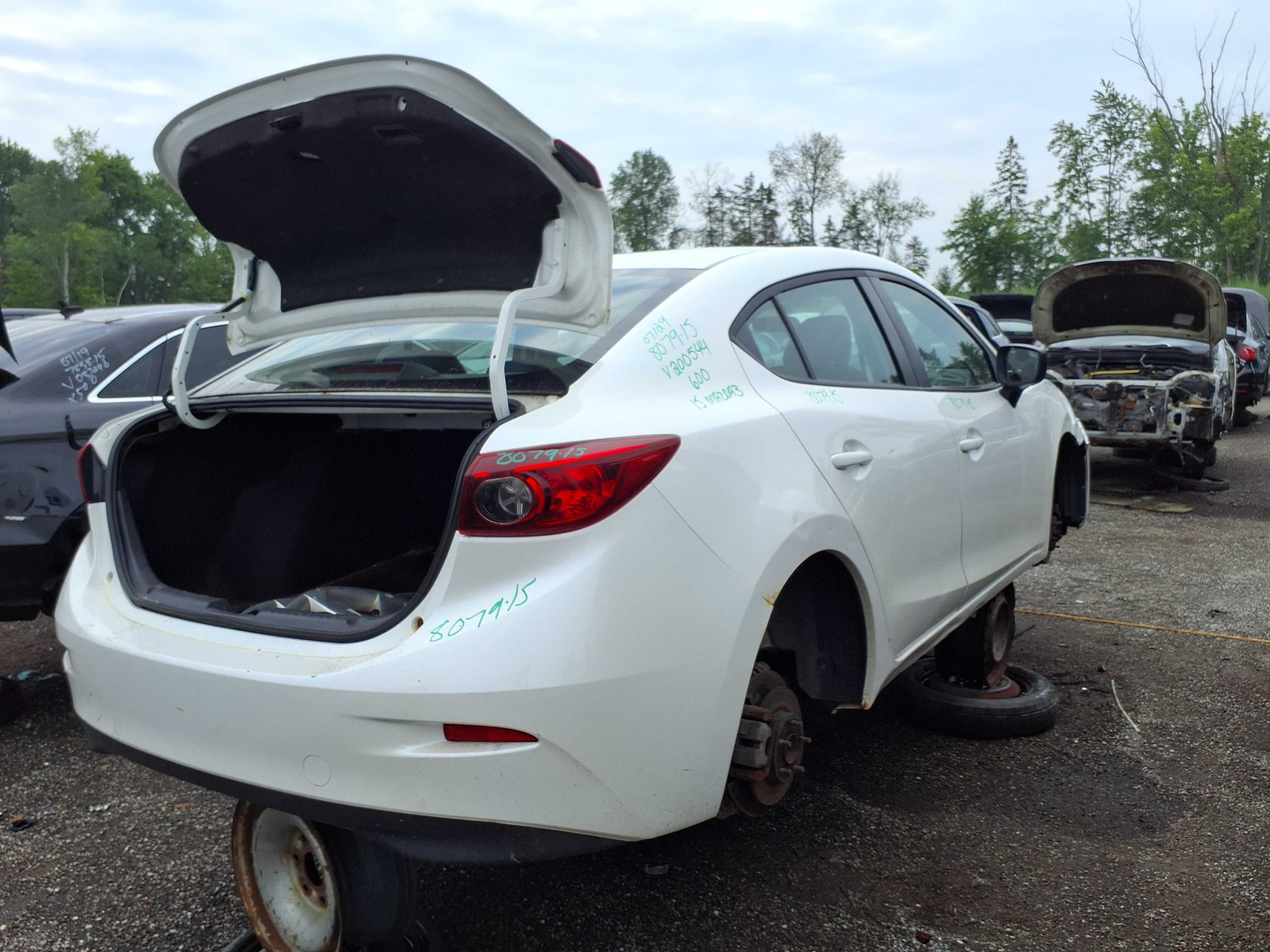 MAZDA MAZDA3 2015