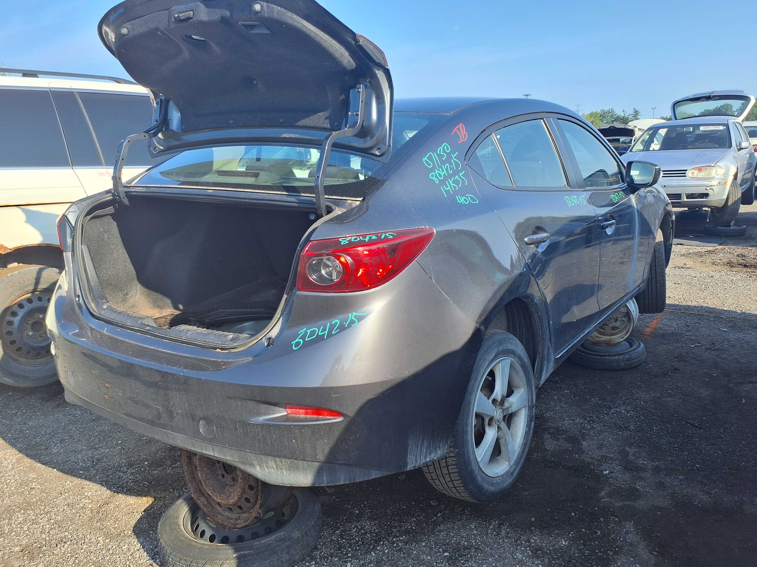 MAZDA MAZDA3 2015