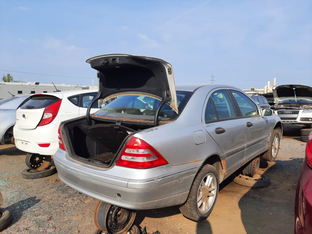 MERCEDES-BENZ C-CLASS 2004