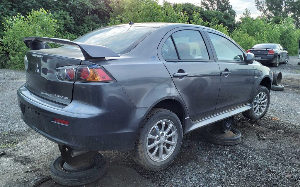 MITSUBISHI LANCER 2011