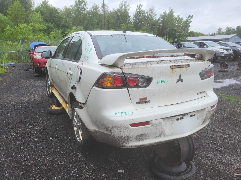 MITSUBISHI LANCER 2011