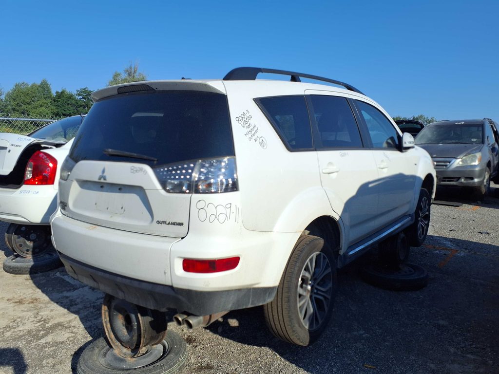 MITSUBISHI OUTLANDER 2011