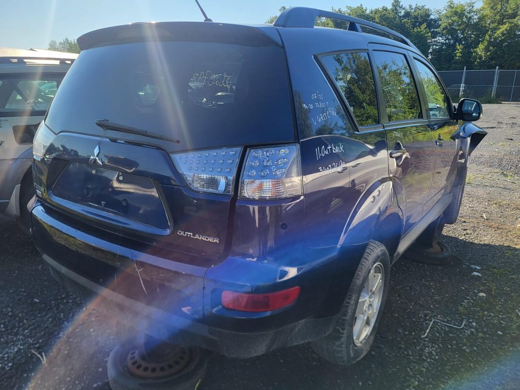 MITSUBISHI OUTLANDER 2011