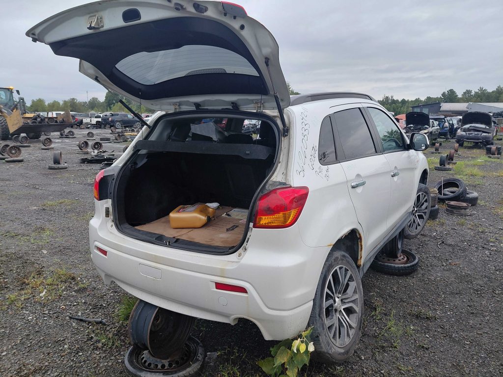 MITSUBISHI RVR 2011
