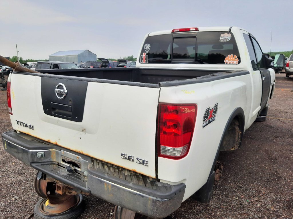 NISSAN TITAN 2004