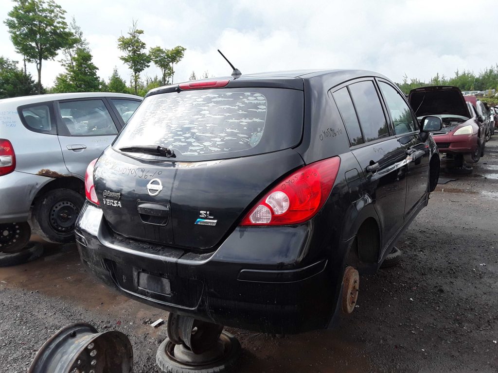 NISSAN VERSA 2010