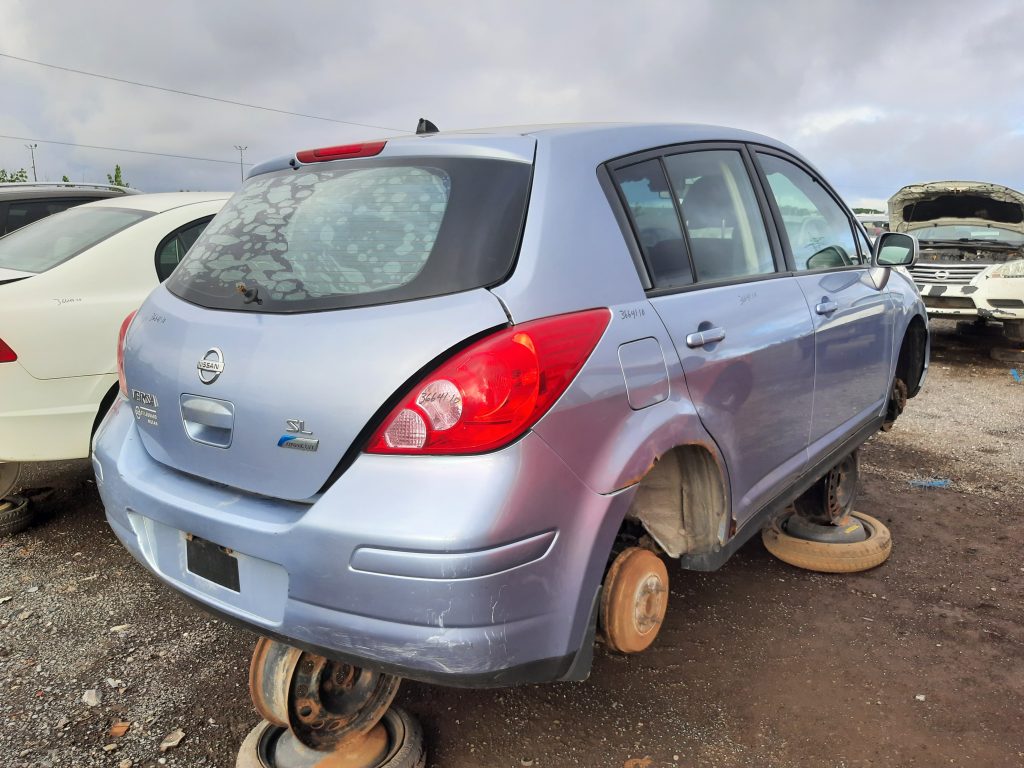 NISSAN VERSA 2010