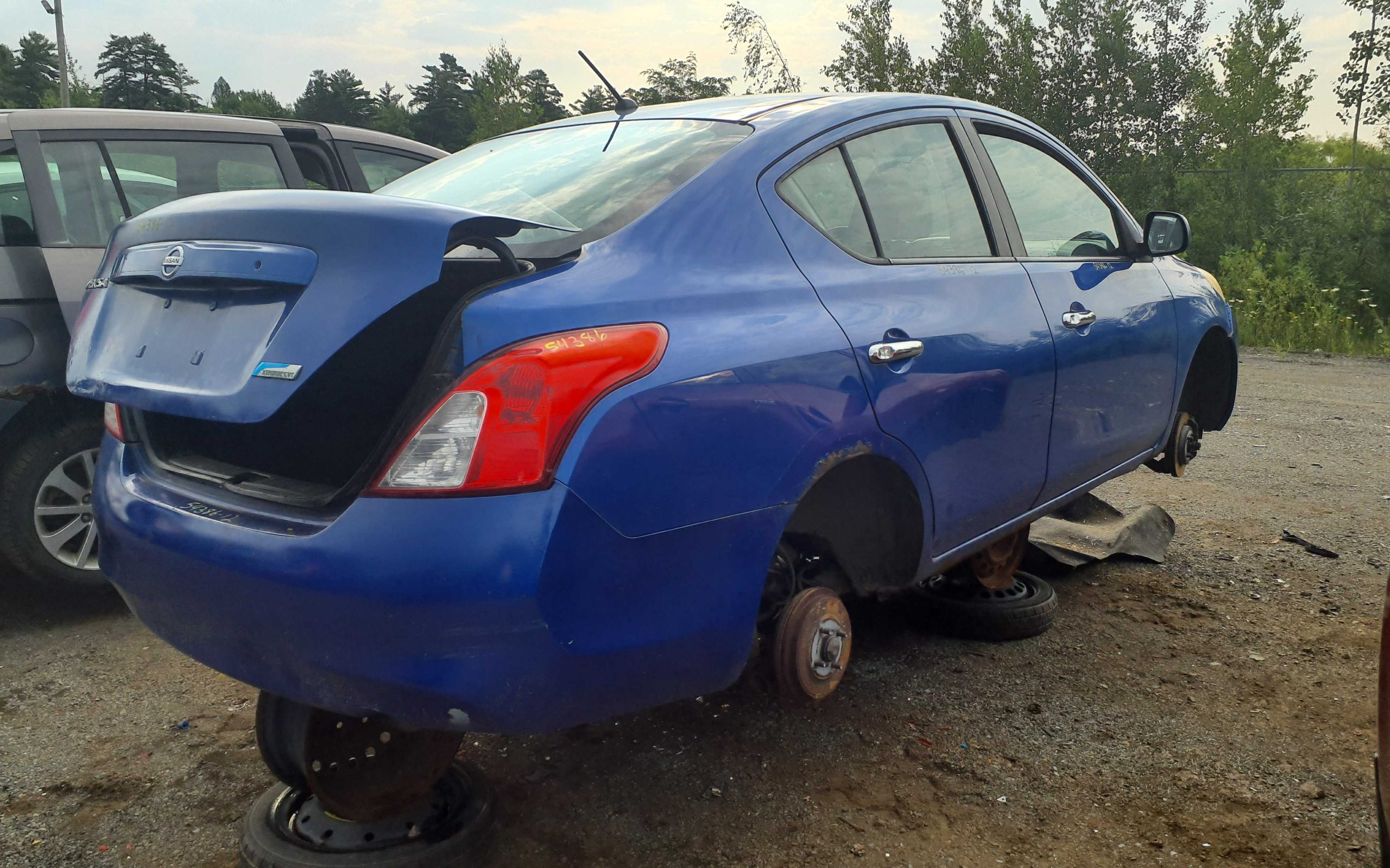 NISSAN VERSA 2012