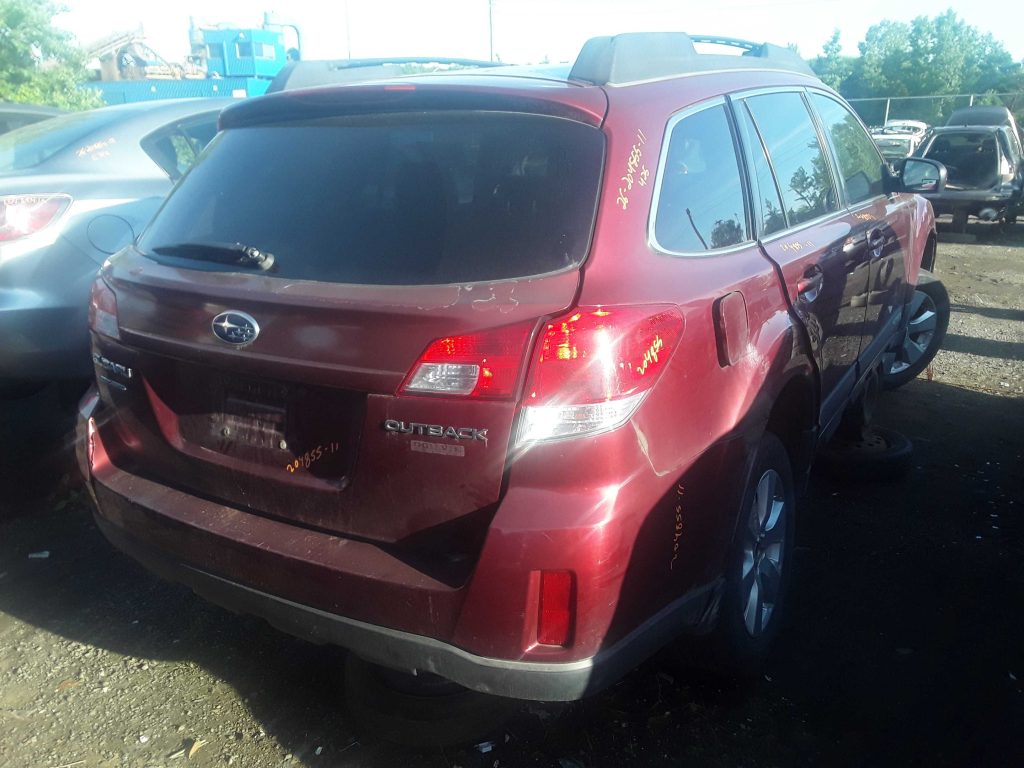 SUBARU OUTBACK 2011