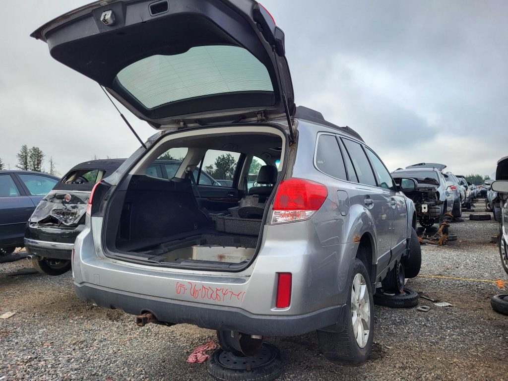 SUBARU OUTBACK 2011