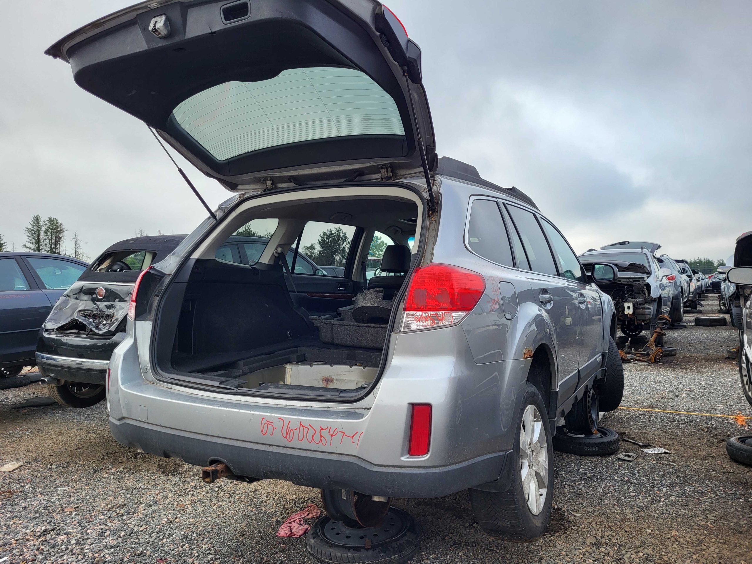 SUBARU OUTBACK 2011