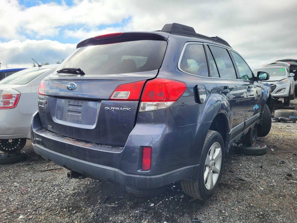 SUBARU OUTBACK 2014