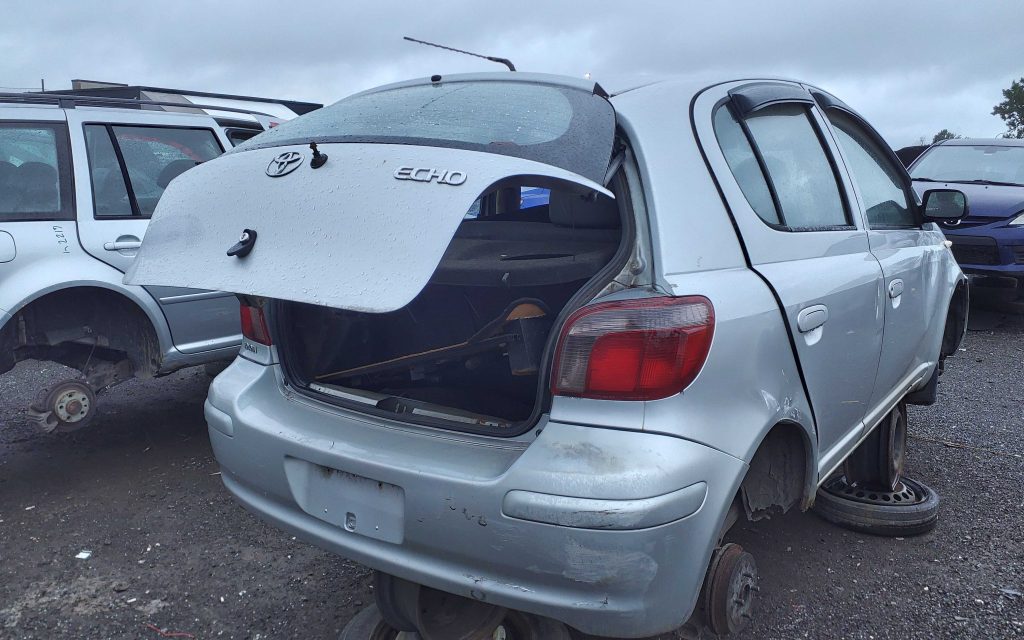 TOYOTA ECHO 2004