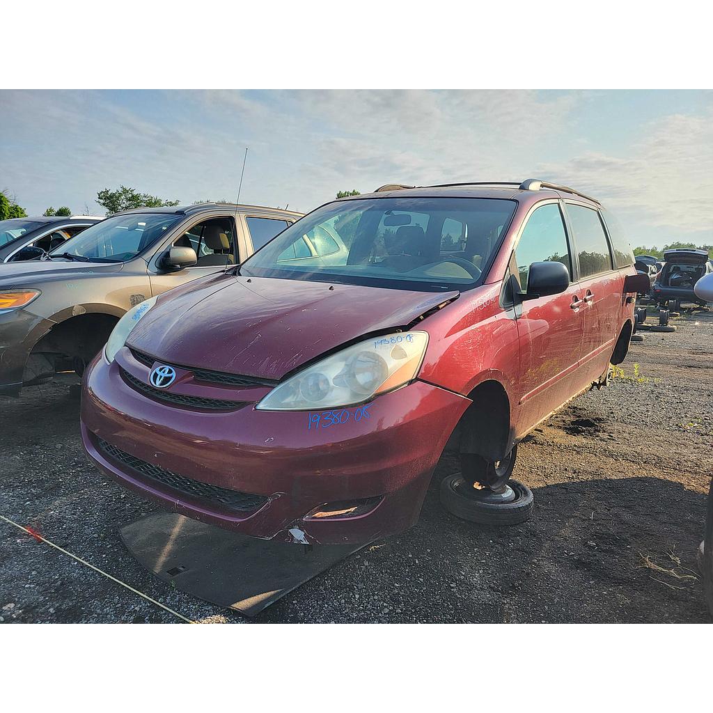 TOYOTA SIENNA 2008