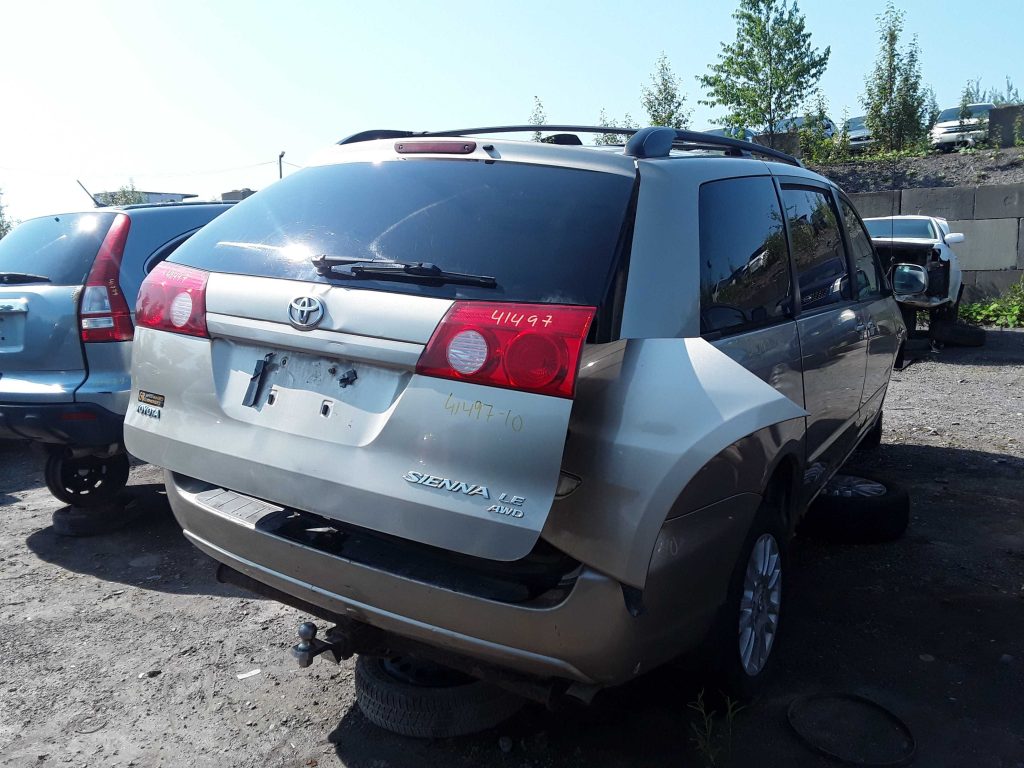TOYOTA SIENNA 2010
