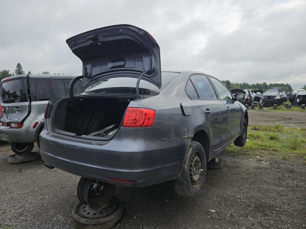 VOLKSWAGEN JETTA 2011