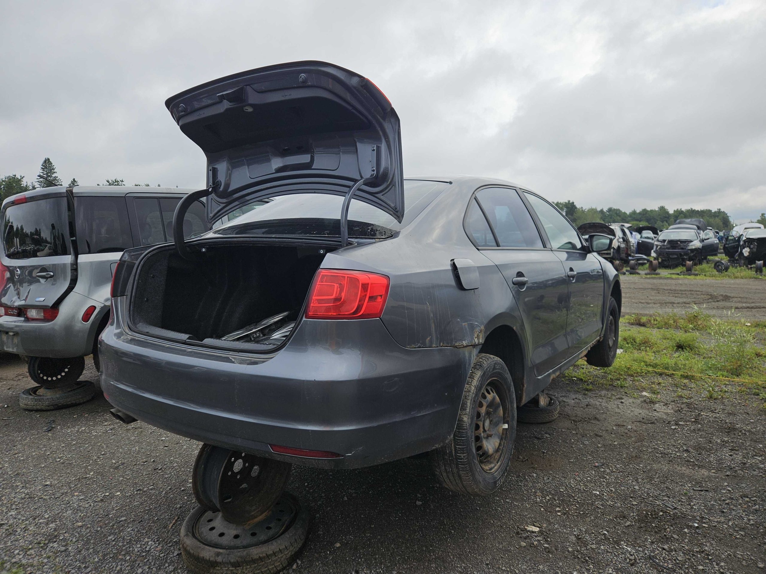 VOLKSWAGEN JETTA 2011