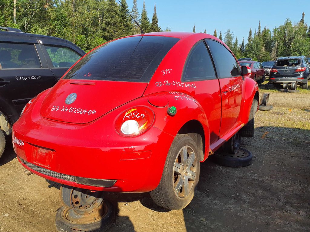 VOLKSWAGEN NEW BEETLE 2006