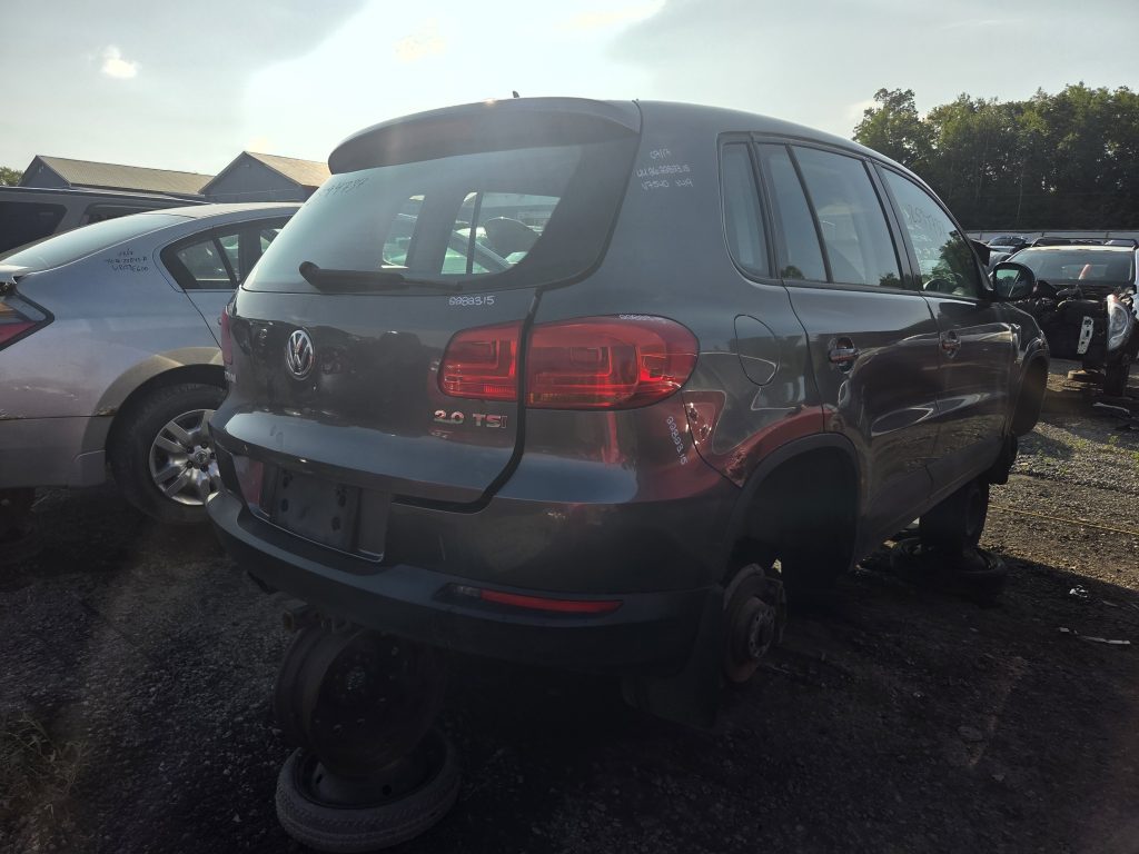 VOLKSWAGEN TIGUAN 2015