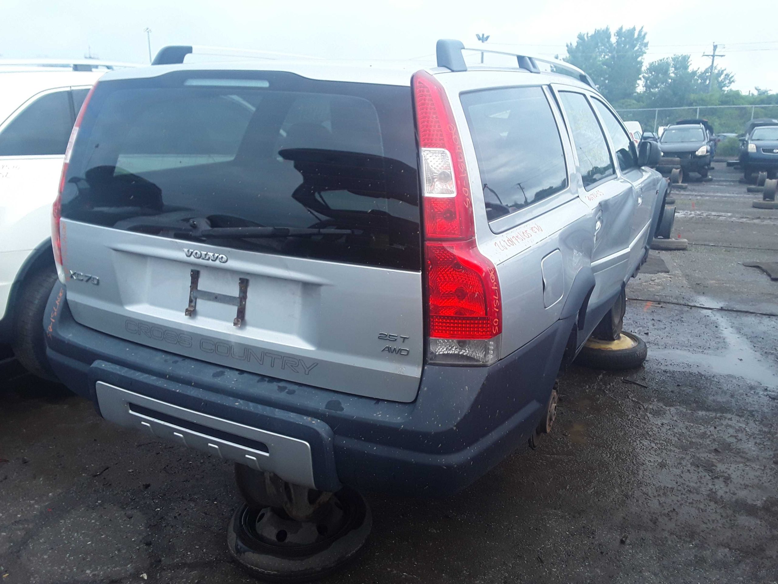 VOLVO XC70 2005