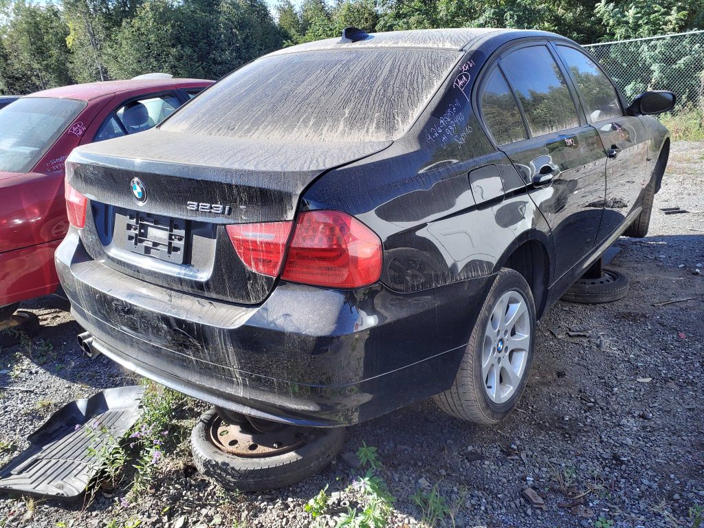 BMW 323 2011
