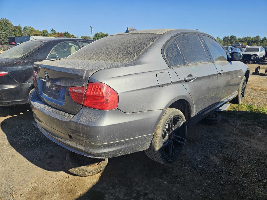 BMW 323 2011