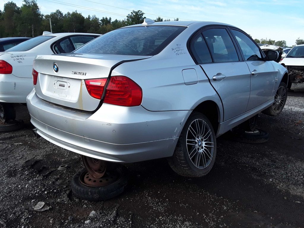 BMW 328 2011