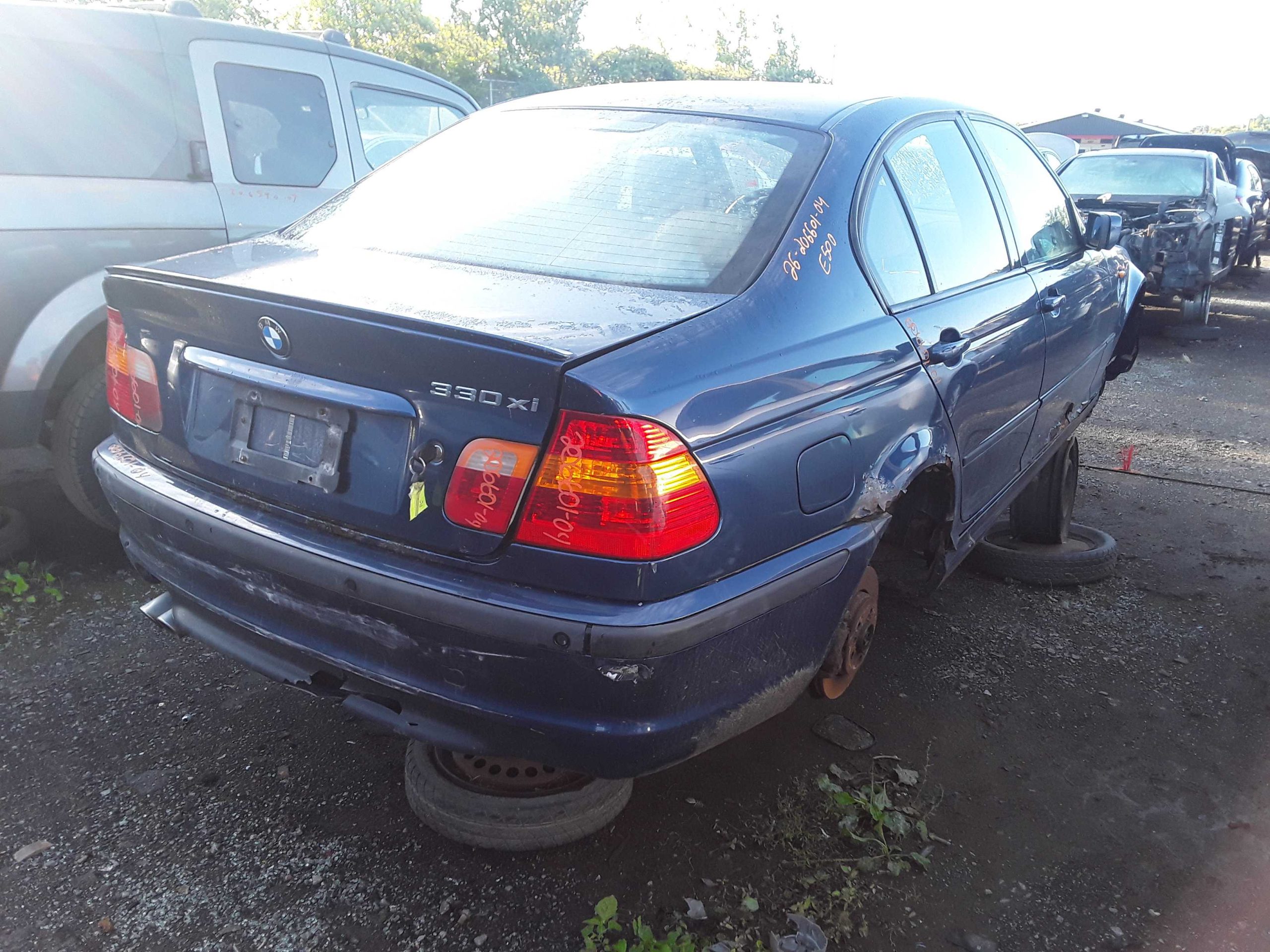 BMW 330 2004