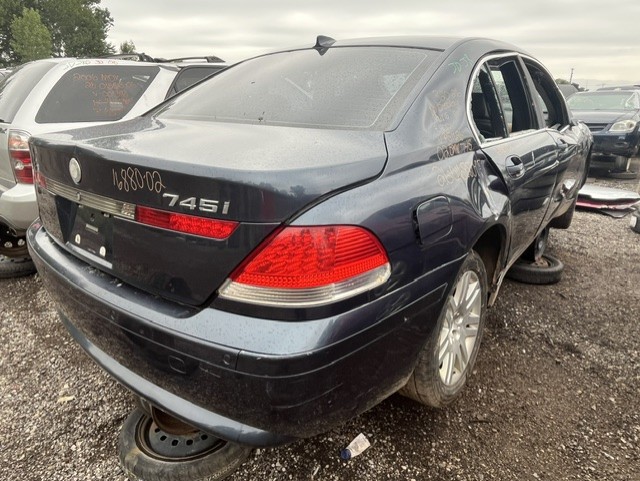 BMW 745 2002